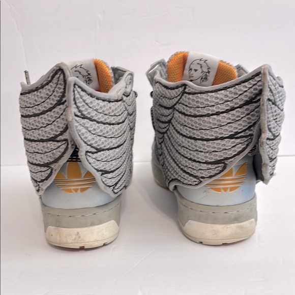 Jeremy Scott Wings x Adidas 
2.0 JS Obyo Metallic Silver
Sneakers - Picture 5 of 16